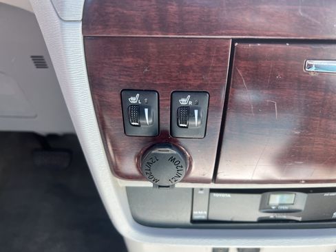 Used 2012 Toyota Sienna XLE w/ Premium Pkg FWD image 23