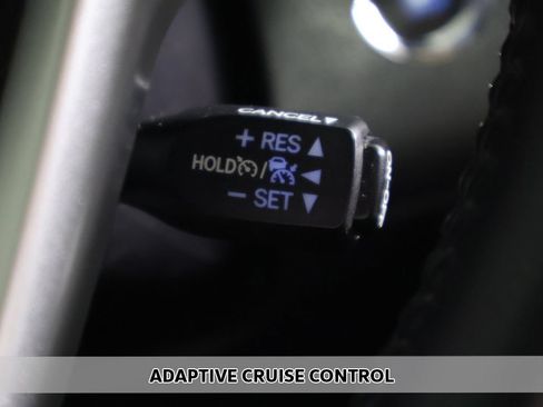 Used 2019 Toyota Highlander SE AWD/4WD image 5