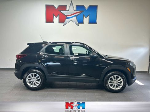 Used 2024 Chevrolet TrailBlazer LS AWD/4WD image 1