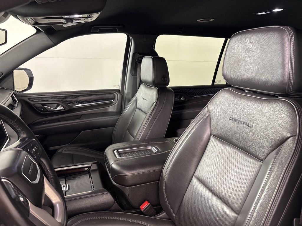 Used 2024 GMC Yukon XL Denali AWD/4WD image 30