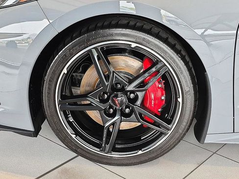 Used 2025 Chevrolet Corvette Stingray Premium Conv w/ Z51 Performance Package RWD image 10