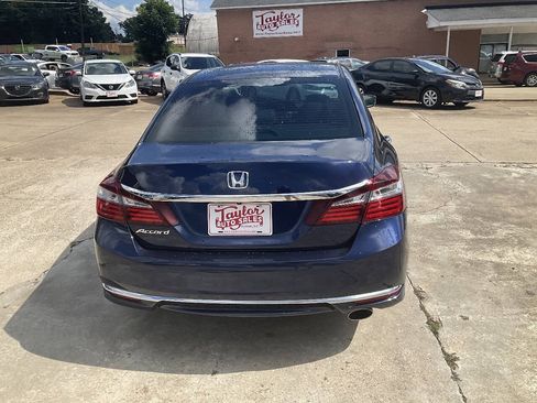 Used 2016 Honda Accord LX image 4