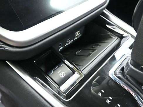 Used 2025 Subaru Outback Touring XT image 18