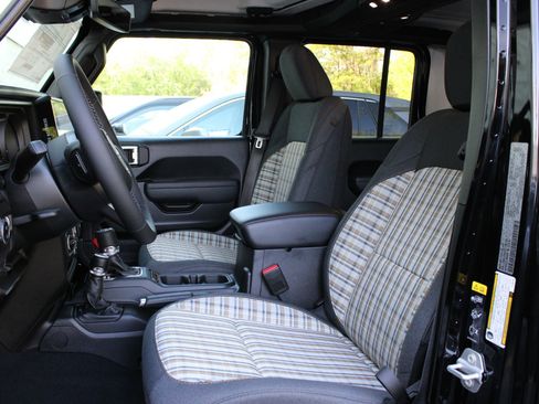 New 2026 Jeep Gladiator Sport AWD/4WD image 19