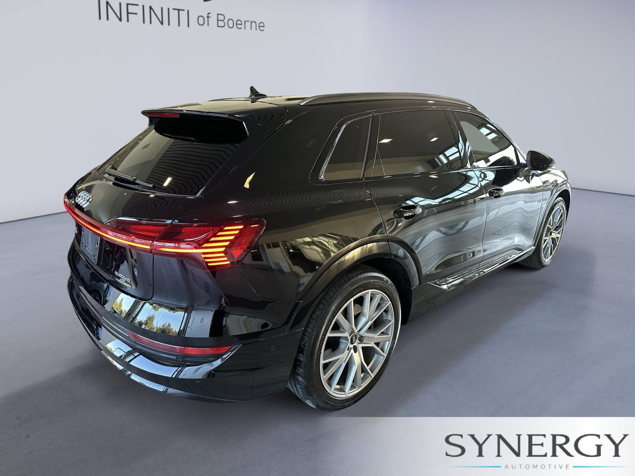 Used 2021 Audi e-tron Prestige w/ Prestige Package AWD/4WD image 5