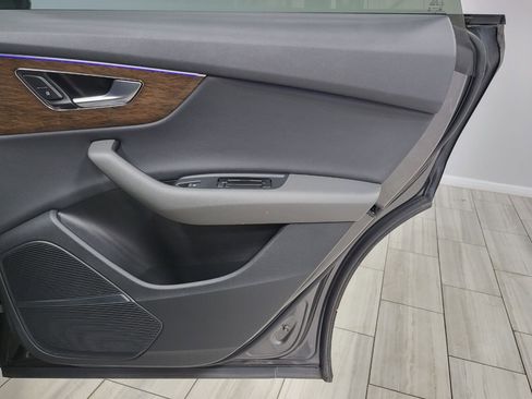 Used 2019 Audi Q8 Premium Plus image 16