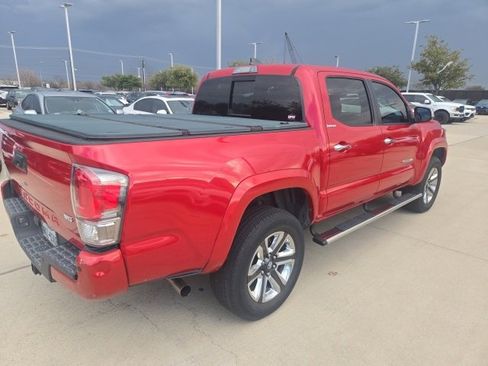 Used 2017 Toyota Tacoma Limited image 3