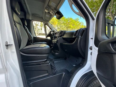Used 2024 RAM ProMaster 2500 w/ Convenience Group image 29