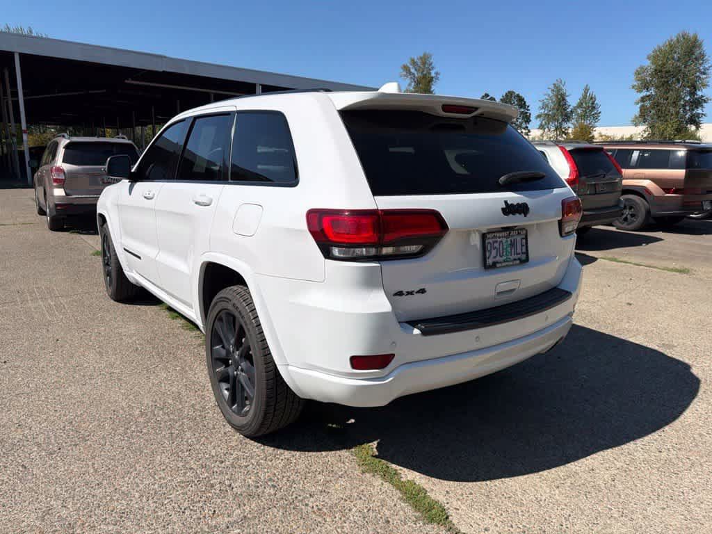 Used 2020 Jeep Grand Cherokee Altitude AWD/4WD image 4