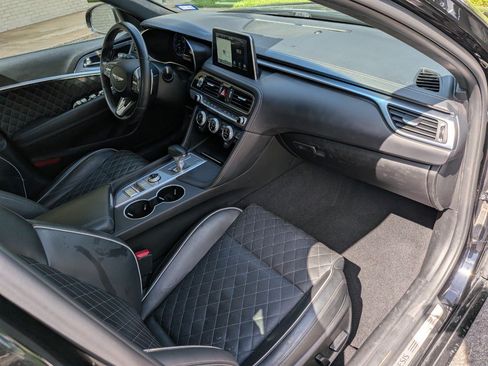 Used 2021 Genesis G70 3.3T RWD image 15
