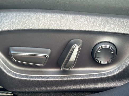 New 2026 Toyota Prius Plug-In Hybrid image 9