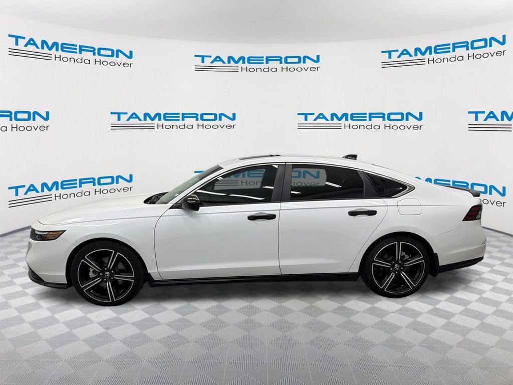 Used 2023 Honda Accord Sport image 2