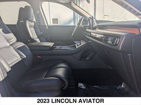 Used 2023 Lincoln Aviator Reserve w/ Equipment Group 201A AWD/4WD image 30