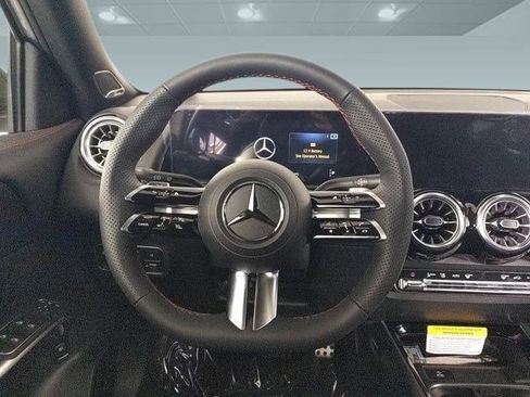 New 2024 Mercedes-Benz GLB 250 image 11
