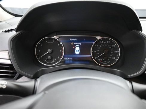 Used 2025 Nissan Altima 2.5 SV image 11