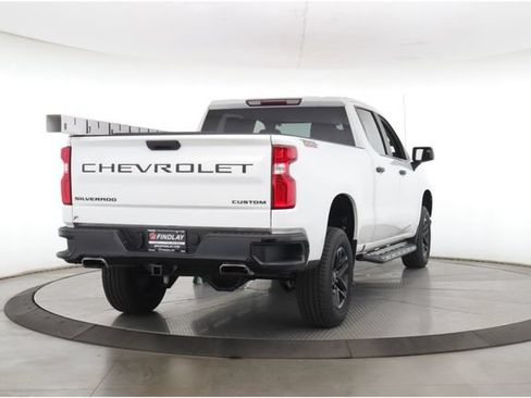 Used 2020 Chevrolet Silverado 1500 Custom Trail Boss w/ LPO, Dark Essentials Package AWD/4WD image 7