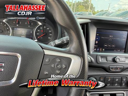 Used 2024 GMC Terrain SLE AWD/4WD image 18