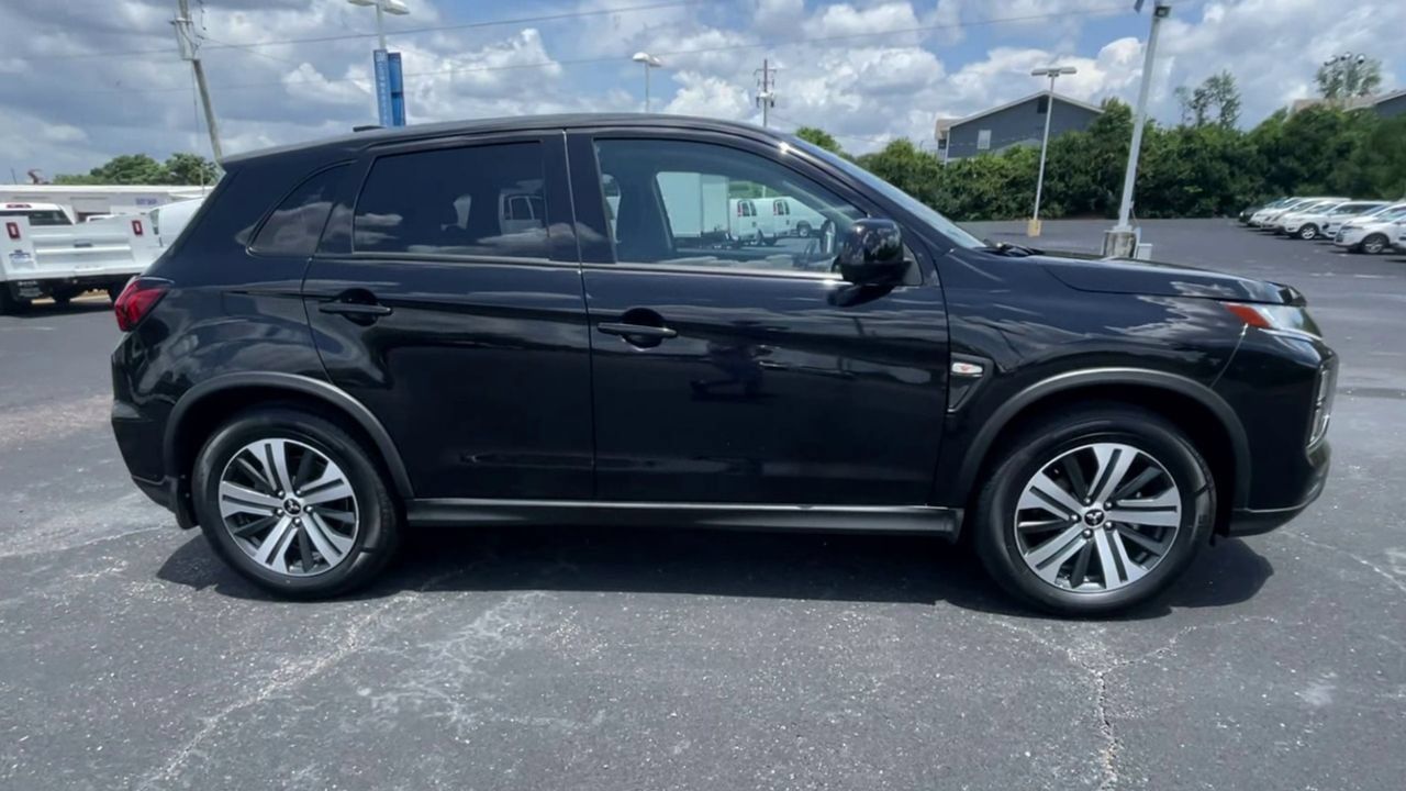 Used 2025 Mitsubishi Outlander Sport AWD image 9