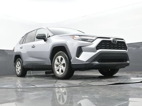 Used 2023 Toyota RAV4 LE FWD image 9