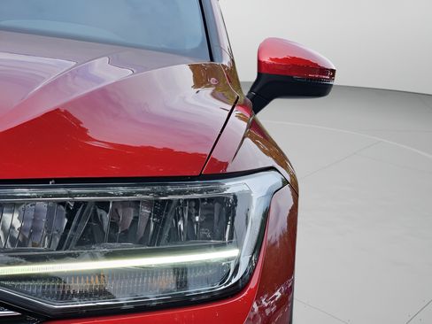 Used 2024 Volkswagen Tiguan SE FWD image 38
