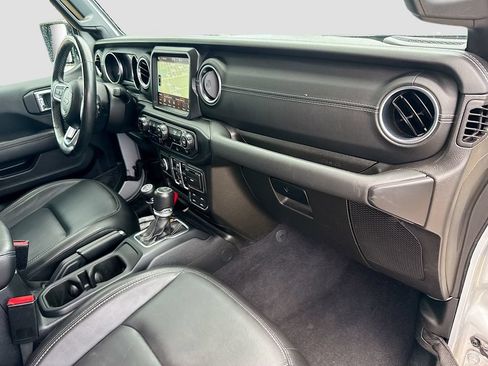 Used 2023 Jeep Wrangler Unlimited Sahara w/ Cold Weather Group AWD/4WD image 34