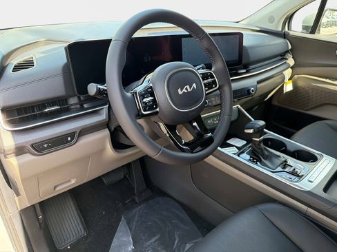 New 2026 Kia Carnival EX FWD image 18