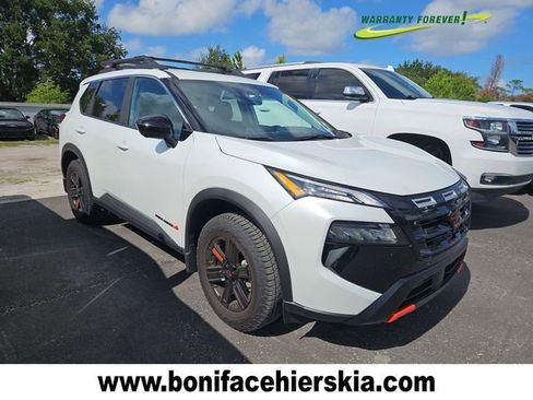 Used 2026 Nissan Rogue SV AWD/4WD image 1