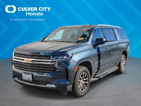 Used 2021 Chevrolet Suburban LT image 1