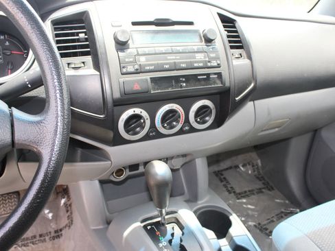 Used 2010 Toyota Tacoma 2WD Regular Cab image 13