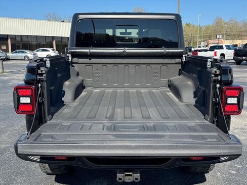 Used 2022 Jeep Gladiator Rubicon w/ Cold Weather Group AWD/4WD image 18