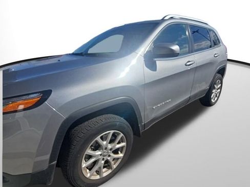 Used 2017 Jeep Cherokee Latitude w/ Safety/Convenience Group image 12
