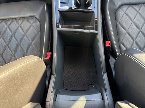 Used 2024 Volkswagen Atlas SEL Premium R-Line image 23