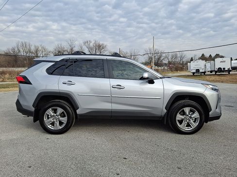 Used 2025 Toyota RAV4 XLE image 8