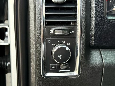 Used 2015 RAM 1500 Laramie w/ Convenience Group image 16