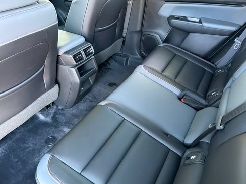 Used 2025 Honda Prologue Touring image 12