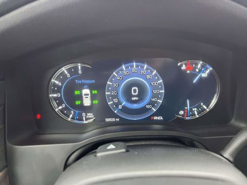 Used 2020 Cadillac Escalade Luxury w/ LPO, Radiant Package image 25