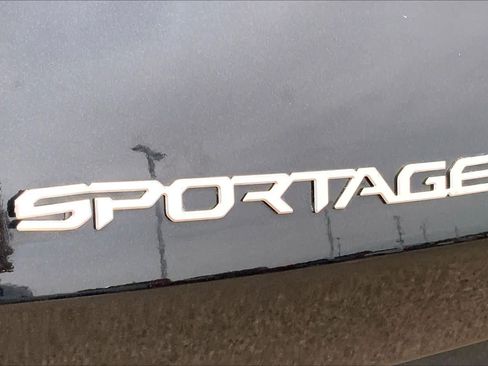 Used 2023 Kia Sportage LX AWD/4WD image 19