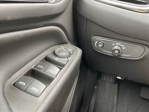 Used 2023 Chevrolet Equinox LT FWD image 16