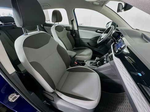 Used 2023 Volkswagen Taos S image 28