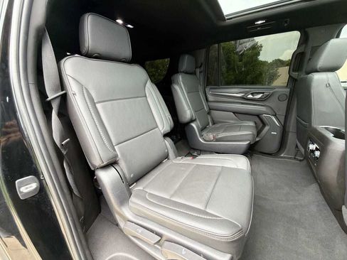 Used 2021 GMC Yukon XL Denali AWD/4WD image 18