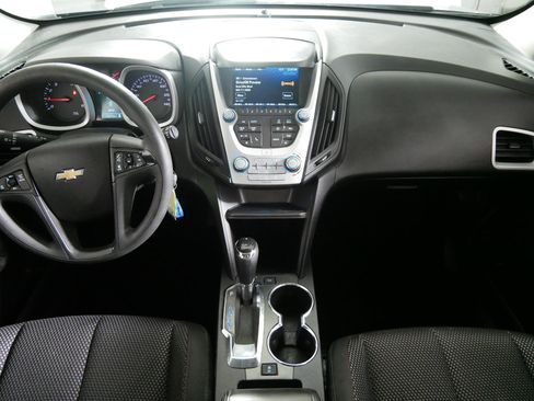 Used 2017 Chevrolet Equinox LS AWD/4WD image 10