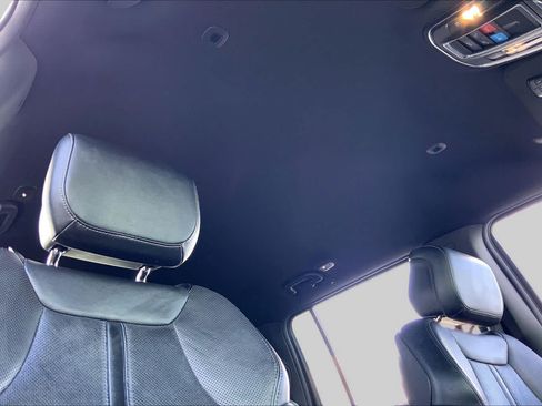 Used 2024 Jeep Wagoneer Series II w/ Flexible Seating Group RWD image 14