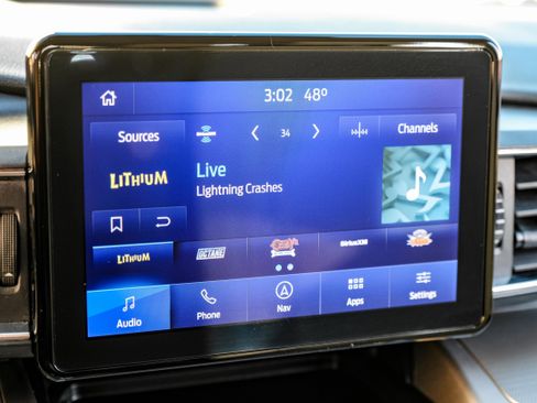 Used 2021 Ford Explorer XLT w/ Equipment Group 202A image 25