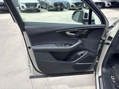Used 2023 Audi Q7 2.0T Premium Plus w/ Premium Plus Package AWD/4WD image 10