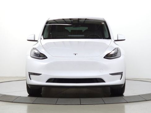 Used 2023 Tesla Model Y Long Range AWD/4WD image 2
