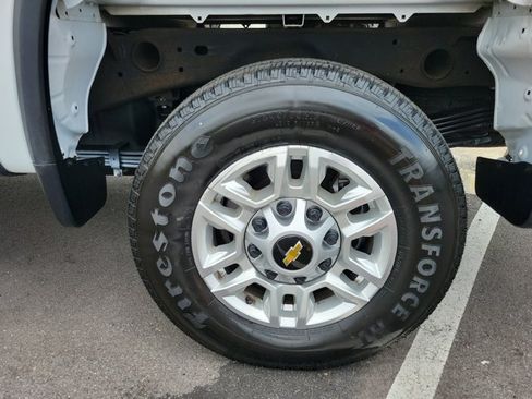Used 2024 Chevrolet Silverado 2500 LT AWD/4WD image 25