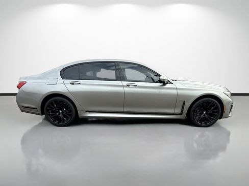Used 2020 BMW 740i w/ M Sport Package image 2