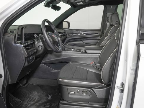 Used 2024 Cadillac Escalade Sport w/ Touring Package image 15