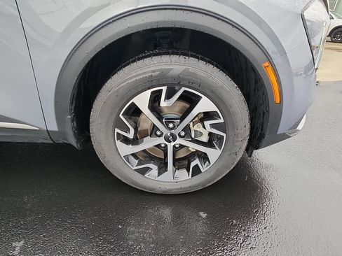 Used 2023 Kia Sportage EX image 9