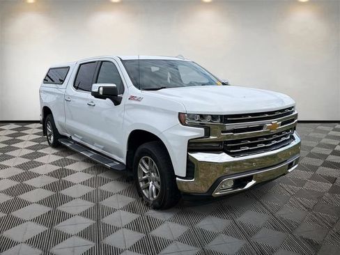 Used 2020 Chevrolet Silverado 1500 LTZ w/ LTZ Convenience Package AWD/4WD image 3